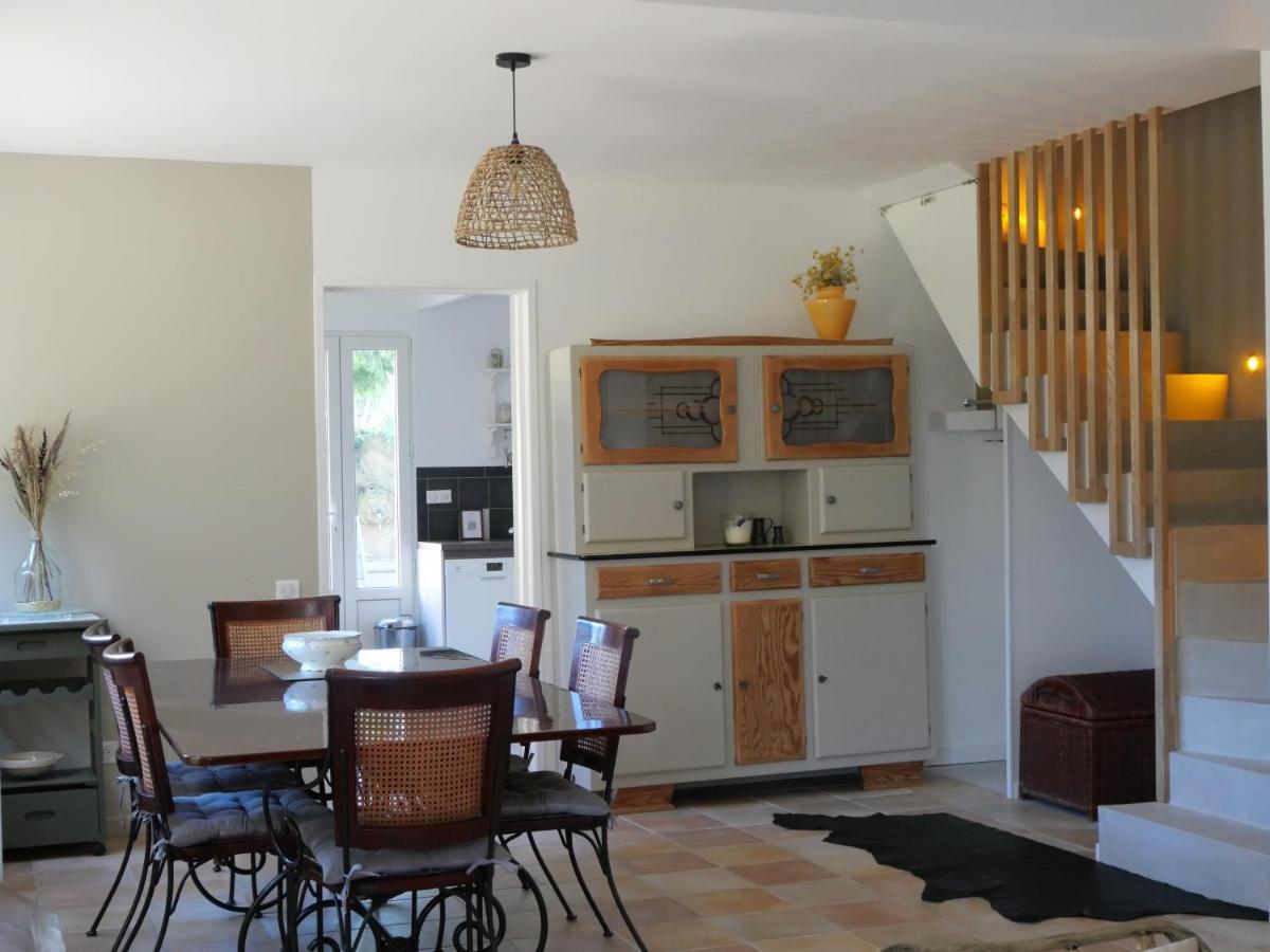 Batisse En Pierre XVII Siecle 115 M² Avec Terrasse Villa Ambares-et-Lagrave Екстериор снимка