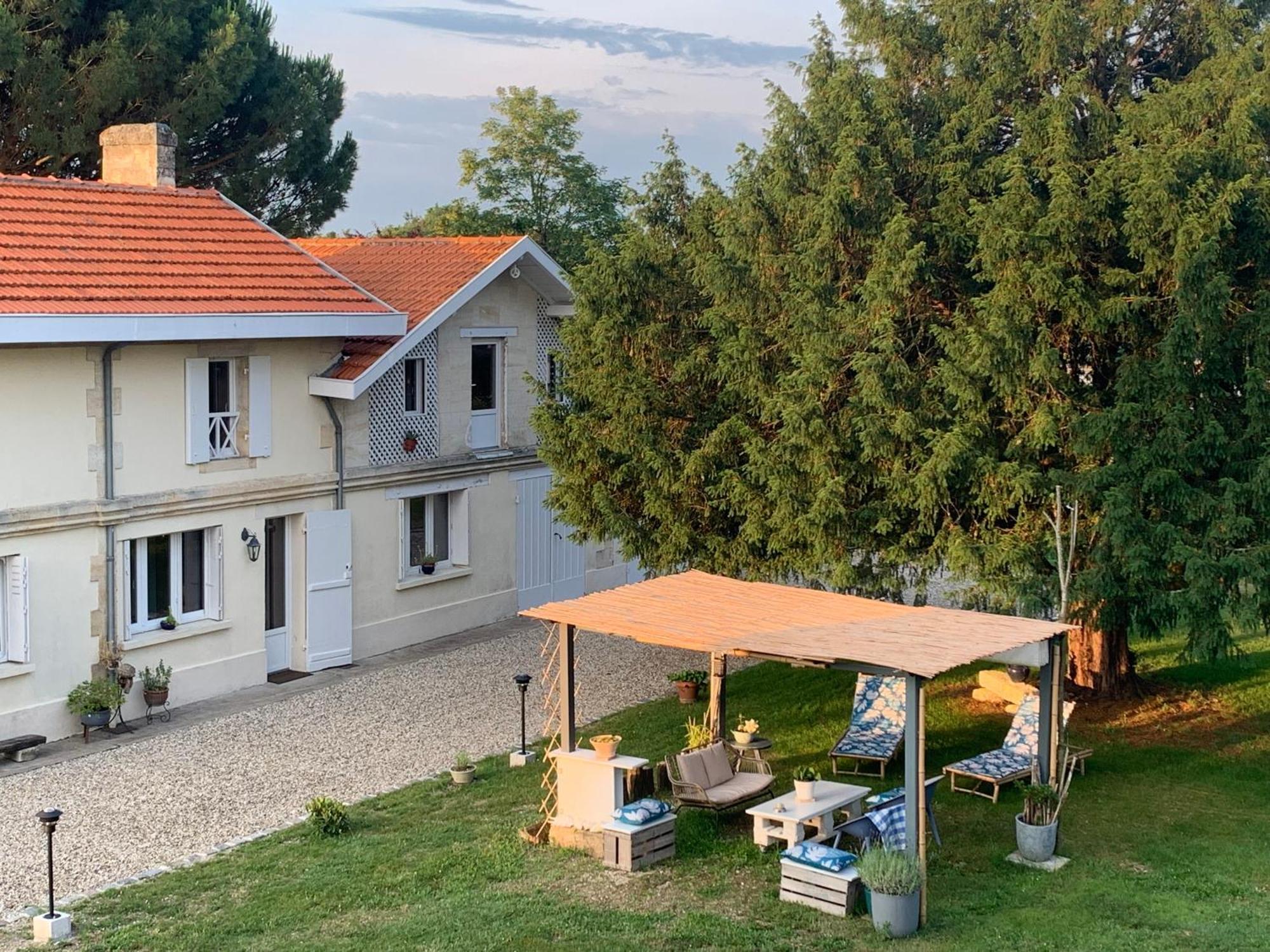 Batisse En Pierre XVII Siecle 115 M² Avec Terrasse Villa Ambares-et-Lagrave Екстериор снимка