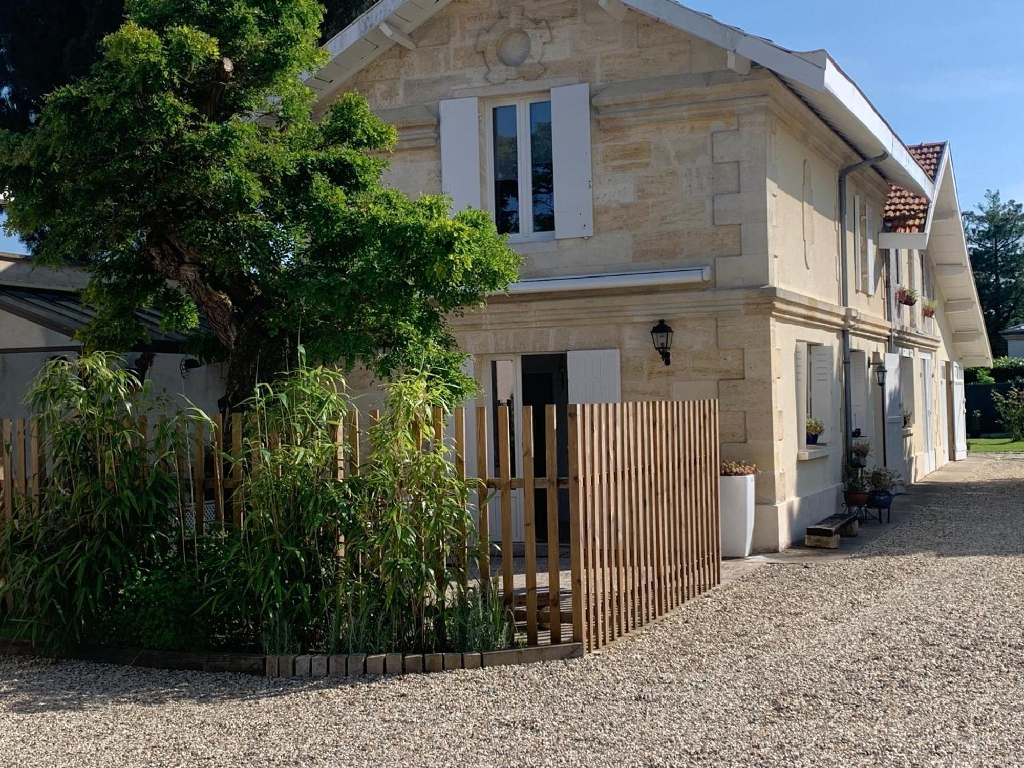 Batisse En Pierre XVII Siecle 115 M² Avec Terrasse Villa Ambares-et-Lagrave Екстериор снимка